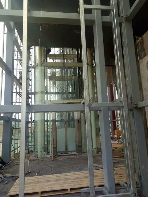 地鐵3號(hào)線玻璃隔斷安裝 地鐵3號(hào)線玻璃隔斷安裝